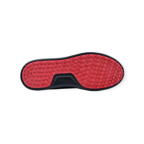 BASIC NEGRO SUELA ROJA