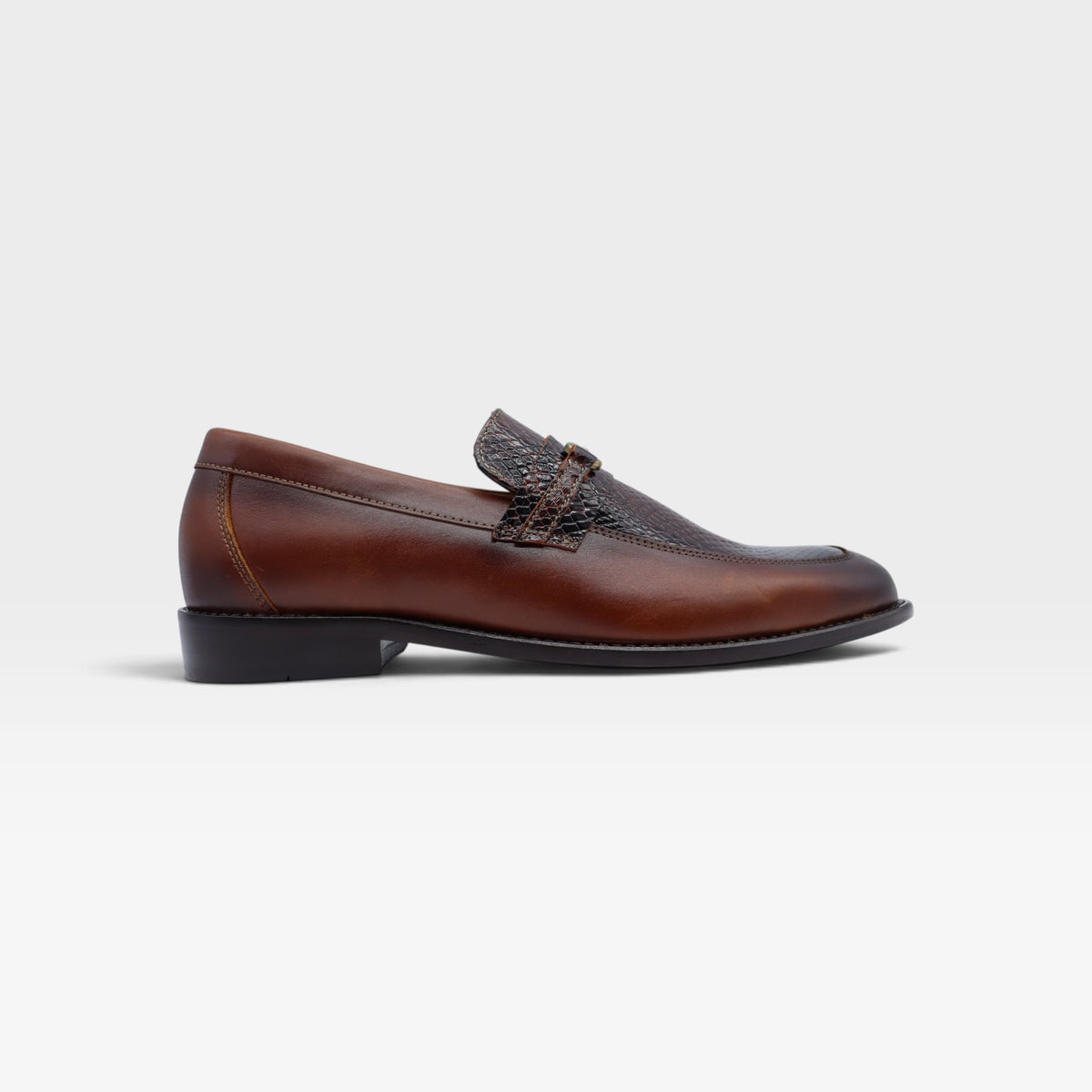 SLIP ON SNAKE CAFE