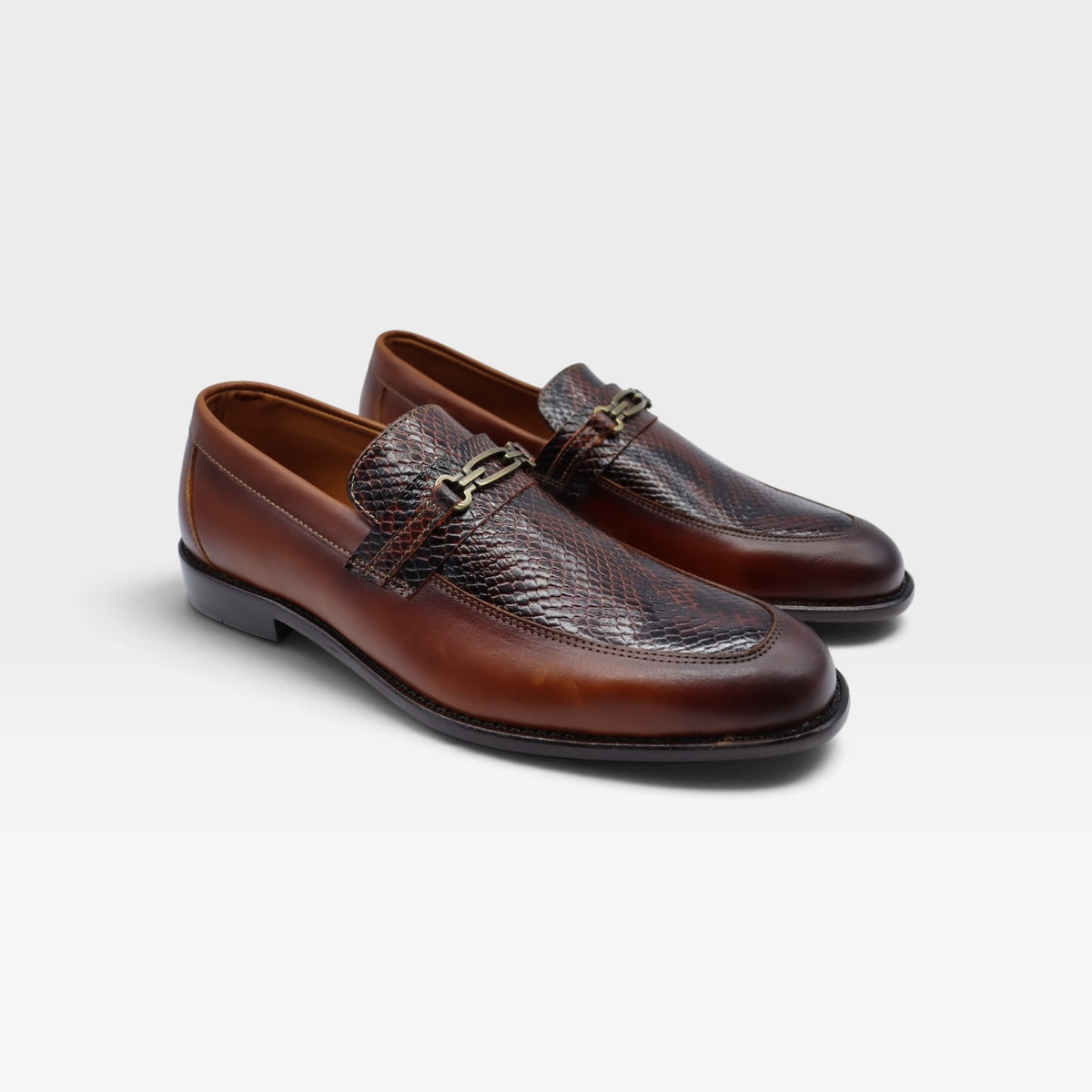 SLIP ON SNAKE CAFE
